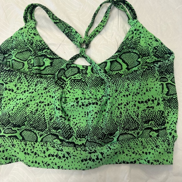 Vibrant Green Snakeskin Leggings - Picture 4 of 8